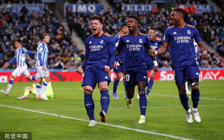 曼联中场梅努的未来：从边缘到重生