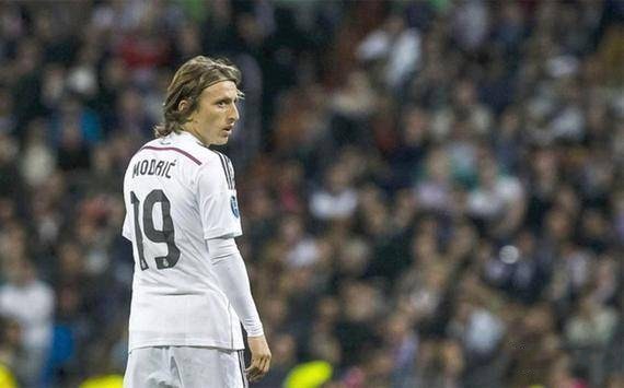 桑托斯主席：我们想和内马尔续约至明年世界杯，将很快谈判