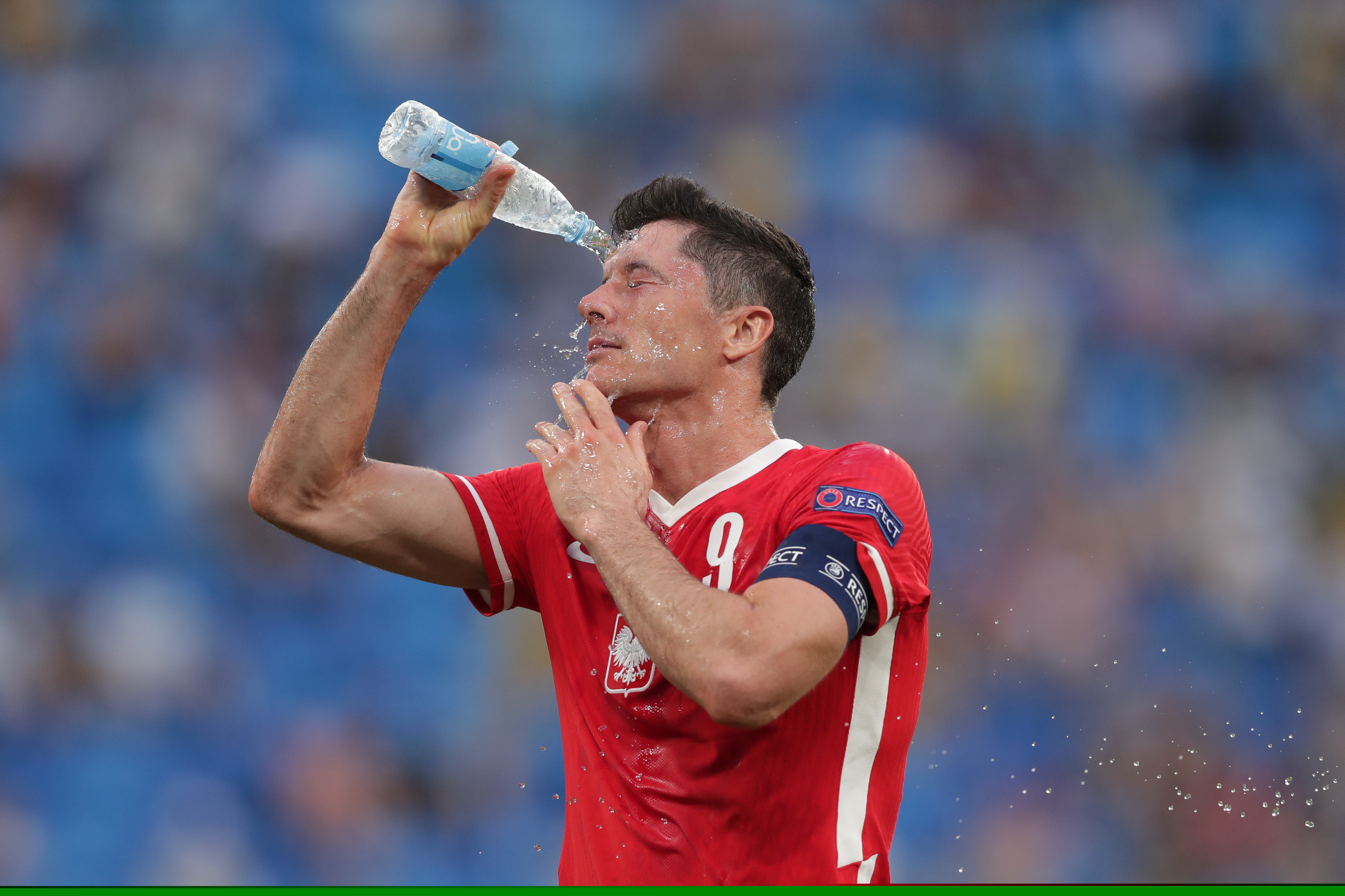 2-2战平切尔西，卡拉巴赫首次在欧战对阵英格兰球队拿分