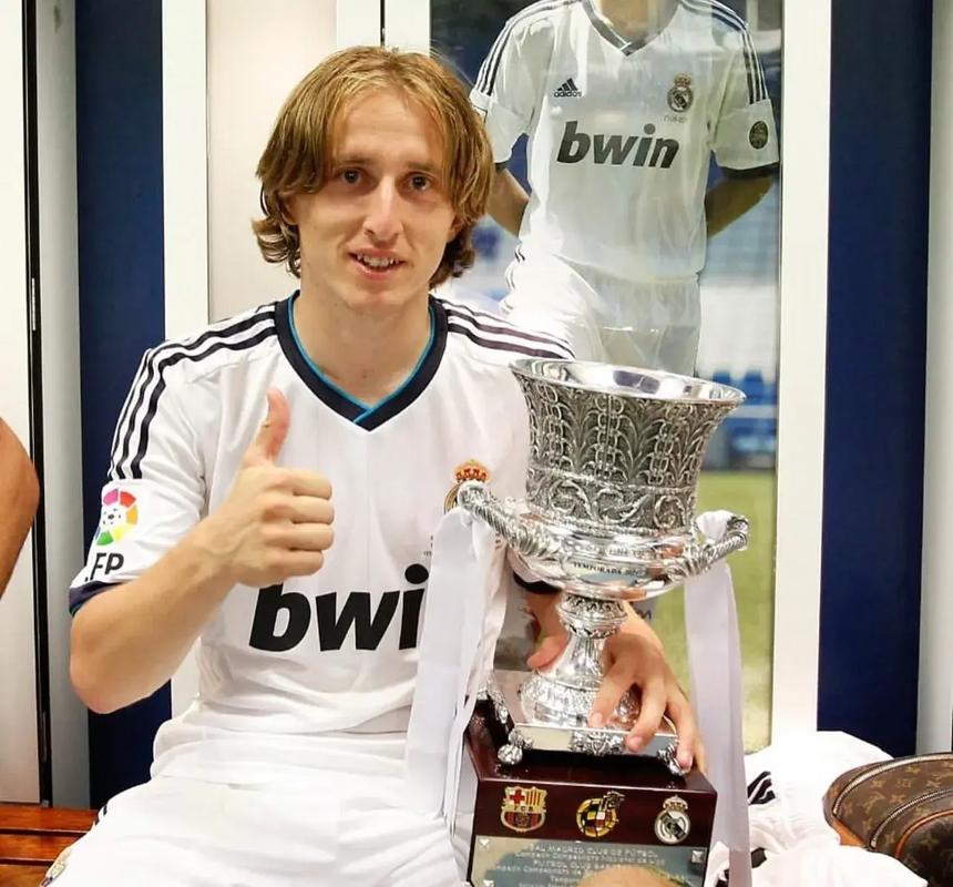 欧冠淘汰赛前瞻：巴黎对阵切尔西,