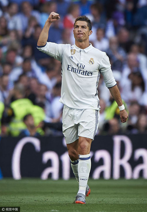 7胜破咒！肘伤缠身的郑钦文为何能硬刚TOP10？